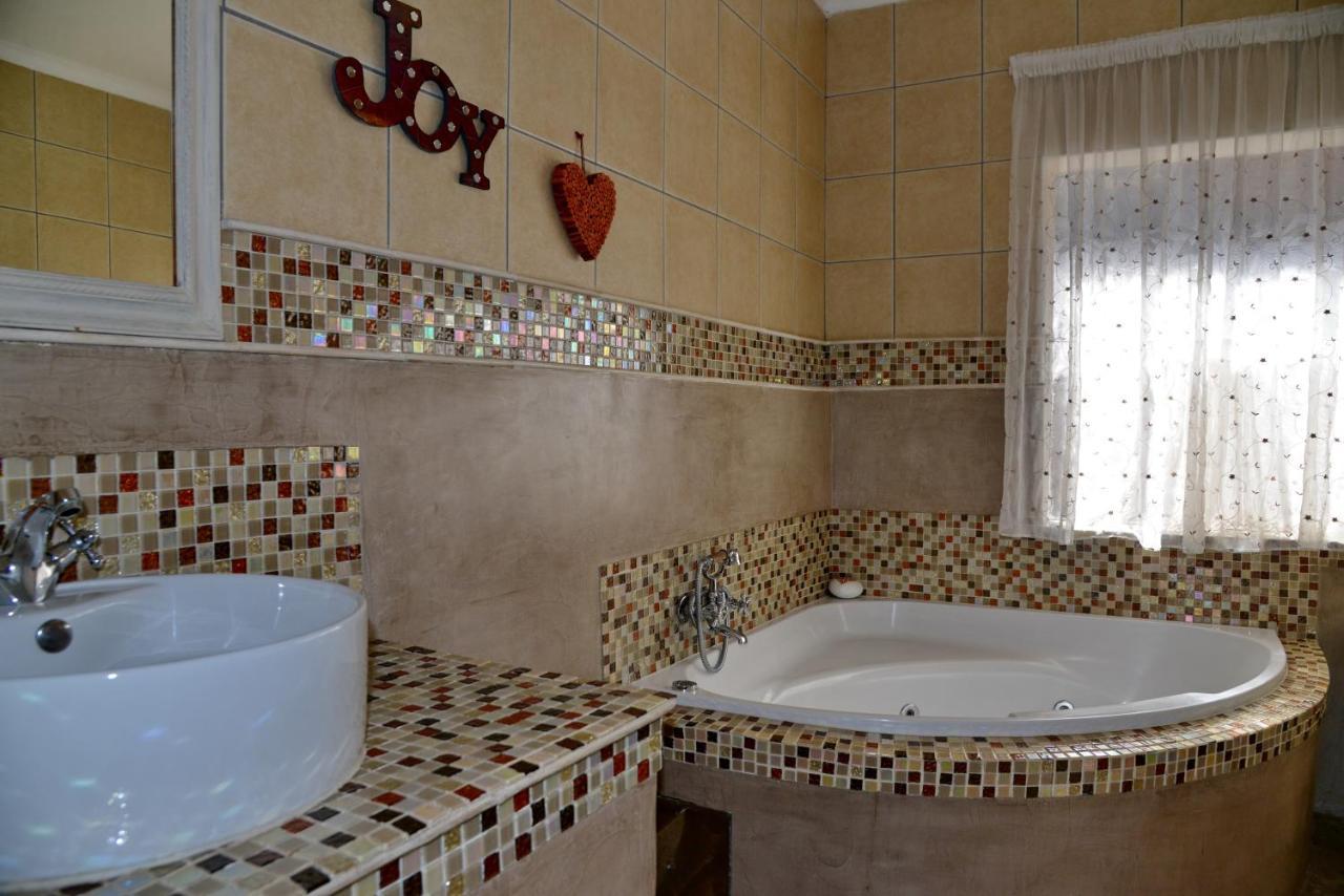 Annie's Boutique Guesthouse&Garden Spa Hartbeespoort Extérieur photo