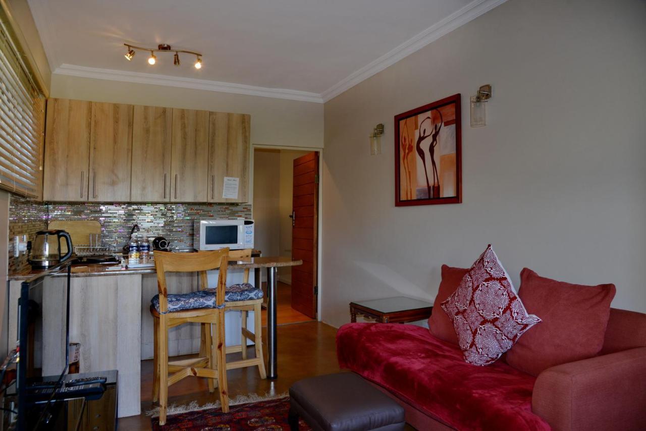 Annie's Boutique Guesthouse&Garden Spa Hartbeespoort Extérieur photo