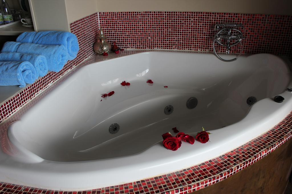 Annie's Boutique Guesthouse&Garden Spa Hartbeespoort Extérieur photo
