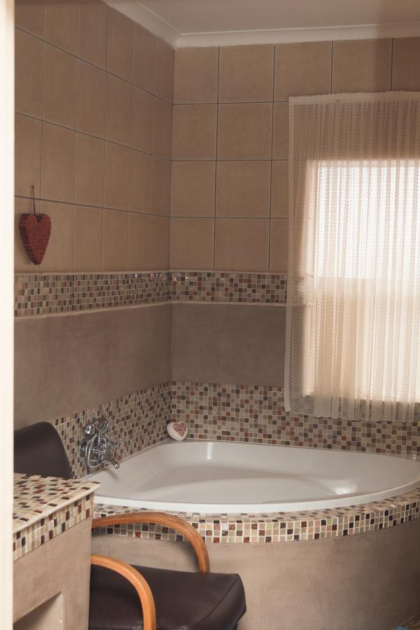 Annie's Boutique Guesthouse&Garden Spa Hartbeespoort Extérieur photo